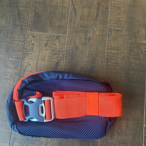 L.L. Bean  Stowaway Waist Fanny pack - Picture 6 of 11